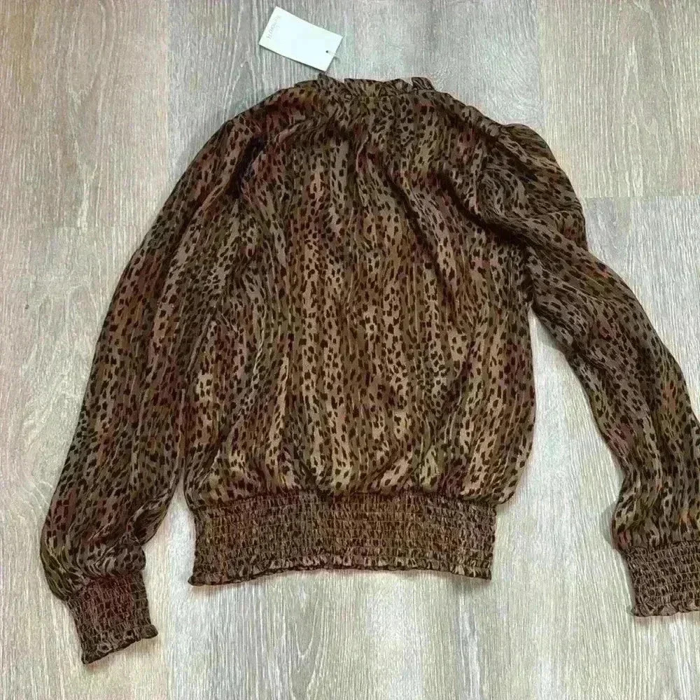 Tamara H. Blouse new with tags - Picture 4 of 4